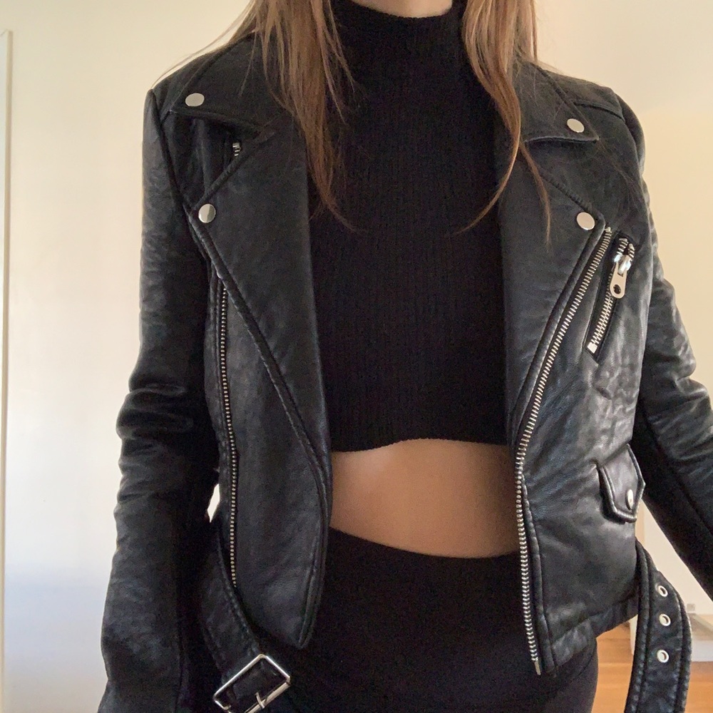 URBAN OUTFITTERS LEATHER JACKET